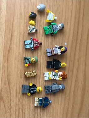 LEGO Minifigure Lot - Mixed Colors